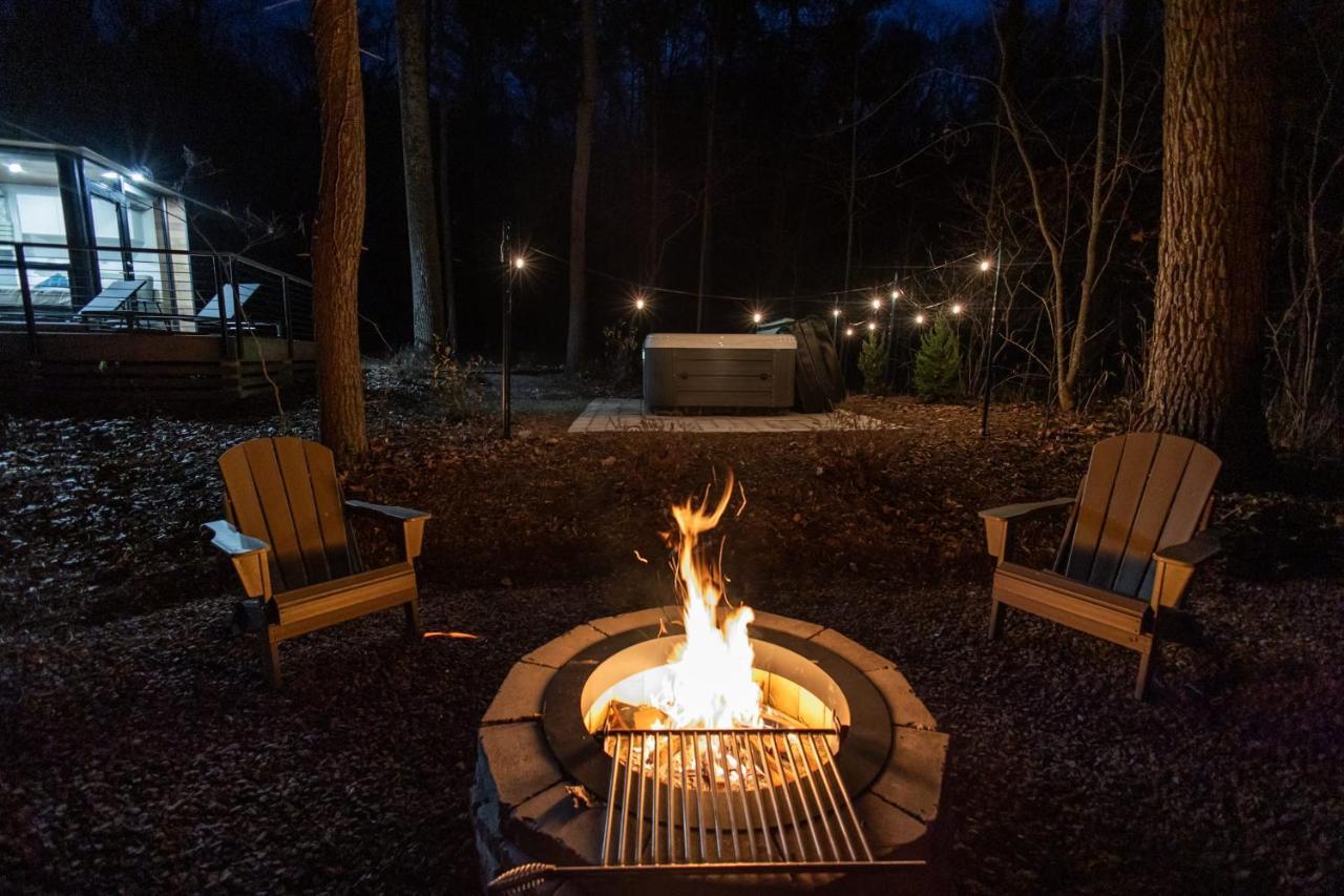 Riverside Tiny Cabin W Hot Tub, Fire Pit, & Kayaks Rileyville Exterior foto